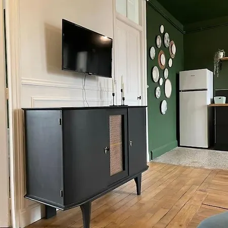 Apartment : Superbe Equipe, Proche Gare. *