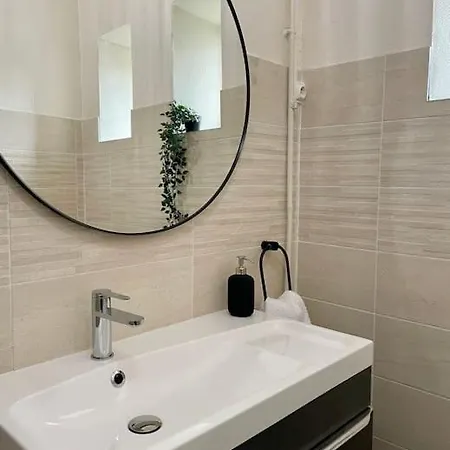 : Superbe Equipe, Proche Gare. Apartment *